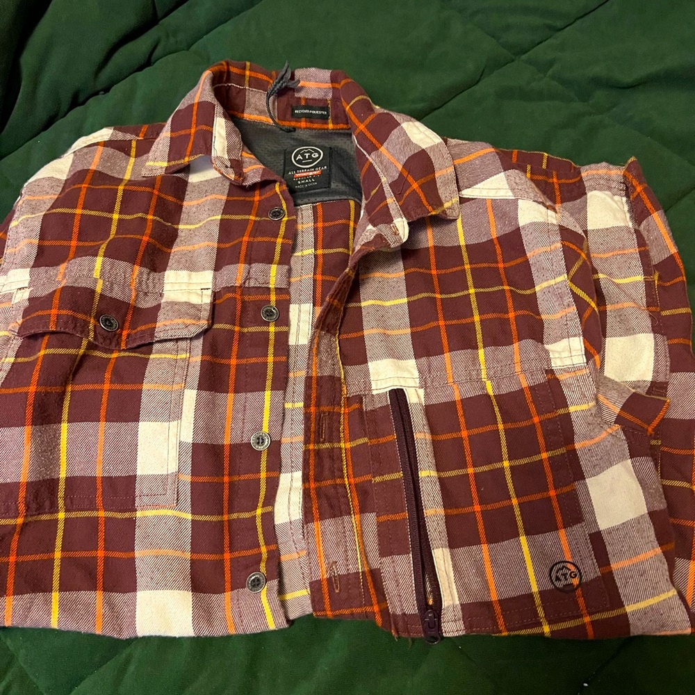Wrangler men’s small long sleeve button up shirt